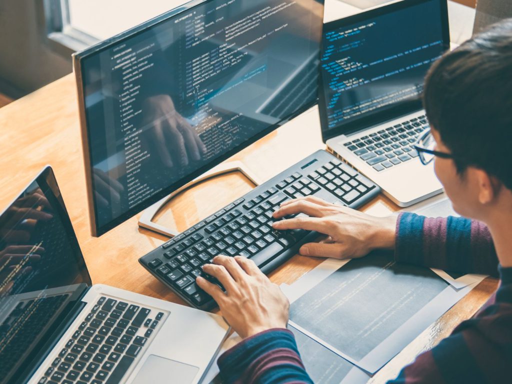 Cómo ahorrar hasta un 30% en los costes de IT con outsourcing de personal IT